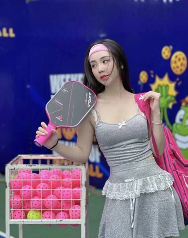 Gái xinh chơi Pickleball Gái xinh chơi Pickleball
