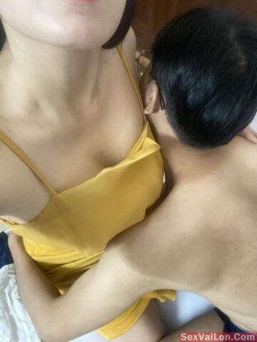 Muốn ngực bự thì đưa vào tay anh Muốn ngực bự thì đưa vào tay anh